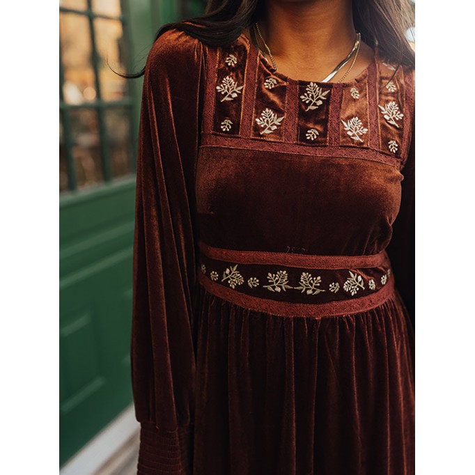 AUTUMN EMBROIDERED MAXI